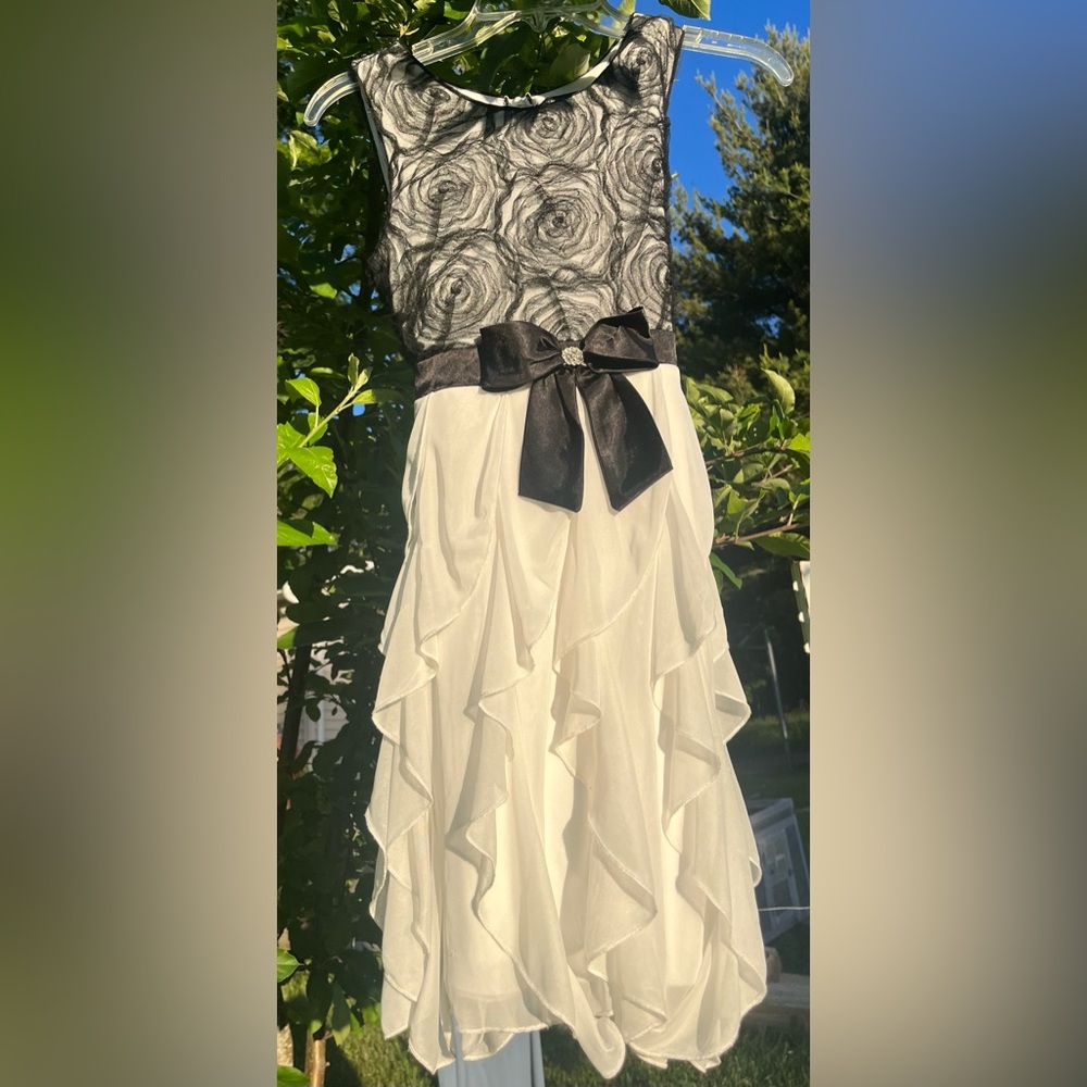Black & Cream Party Dress Ruffled Tiered Skirt w Black Tulle Rosettes Girls 14